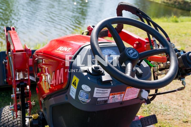 Traktor TYM T1019 HST TURF + niiduk MM54