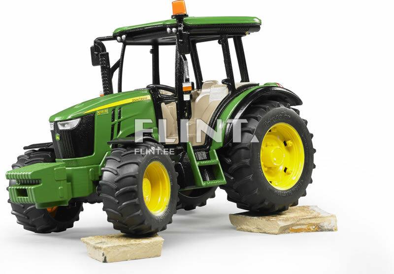 Traktori John Deere 5115M (26x12,7x16cm) Bruder Traktori John Deere 5115M (26x12,7x16cm) Bruder
