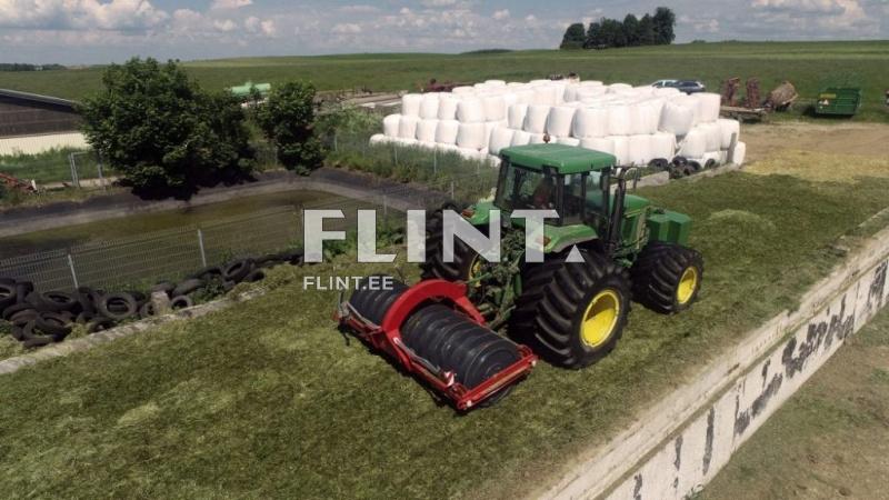 Silage roller Silage roller